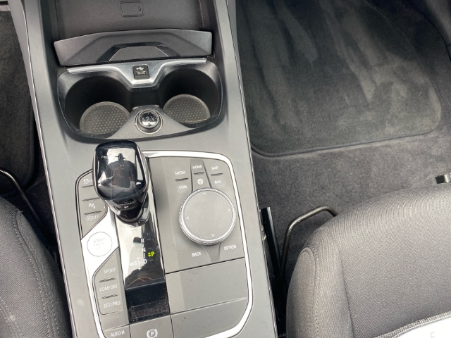 BMW 118 Advantage Navi digitales Cockpit Sperrdiff. Mehrzonenklima Fahrerprofil