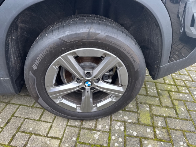 BMW X1 sDrive 18i Park-Assistent Navi Digitales Cockpit Soundsystem LED Kurvenlicht El. Heckklappe