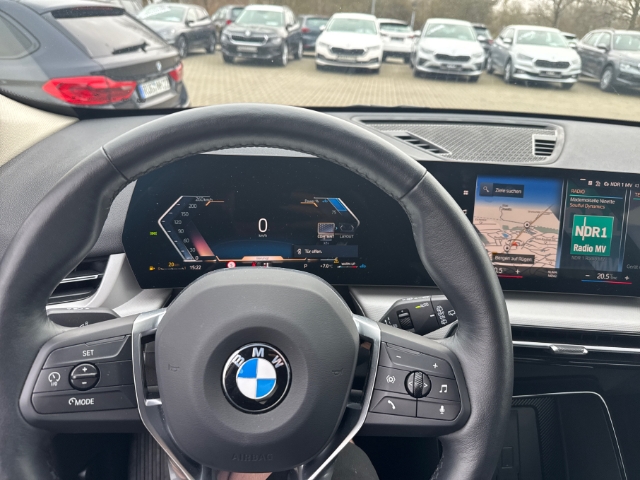 BMW X1 sDrive 18i Park-Assistent Navi Digitales Cockpit Soundsystem LED Kurvenlicht El. Heckklappe