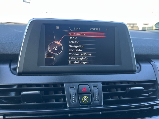 BMW 218 Active Tourer d TourerNavi LED ACC SHZ Fahrerprofil LenkradHZG Keyless