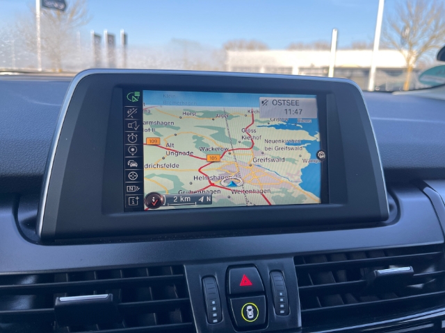 BMW 218 Active Tourer d TourerNavi LED ACC SHZ Fahrerprofil LenkradHZG Keyless