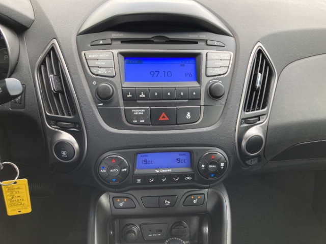 Hyundai ix35 FIFA World Cup Edition AWD 2.0 CRDi DPF Huyndai Klimaautom Sitzheizung hinten