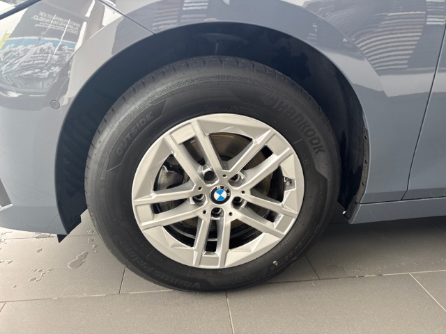 BMW 218 Active Tourer i Park-Assistent Navi Digitales Cockpit Soundsystem LED Kurvenlicht El. Heckklappe