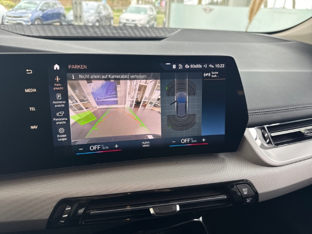 BMW 218 Active Tourer i Park-Assistent Navi Digitales Cockpit Soundsystem LED Kurvenlicht El. Heckklappe