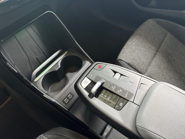 BMW 218 Active Tourer i Park-Assistent Navi Digitales Cockpit Soundsystem LED Kurvenlicht El. Heckklappe