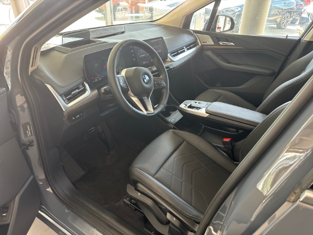 BMW 218 Active Tourer i Luxury Line Park-Assistent HUD Fondsitzverst. Navi Digitales Cockpit