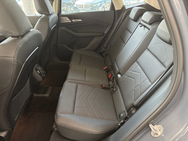 BMW 218 Active Tourer i Luxury Line Park-Assistent HUD Fondsitzverst. Navi Digitales Cockpit