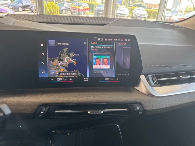 BMW 218 Active Tourer i Luxury Line Park-Assistent HUD Fondsitzverst. Navi Digitales Cockpit