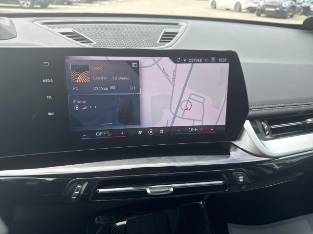 BMW X1 18d sDrive xLine Park-Assistent HUD AHK-klappbar Navi Digitales Cockpit Park-Assistent