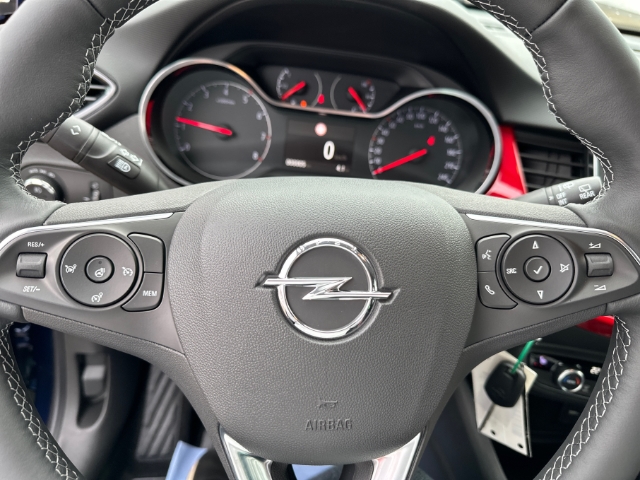 Opel Crossland GS Line AHK-abnehmbar SHZ Tagfahrlicht Klimaautom LenkradHZG Rückfahrkam. LED