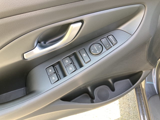 Hyundai i30 FL 5-Türer (MJ23) 1.0 Benzin Turbo 7-DCT (48