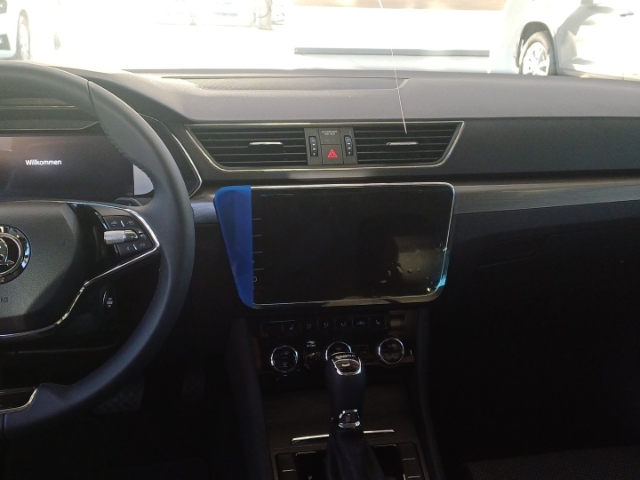Skoda Superb Combi Style 2,0 TDI 110 kW 7-Gang DSG StandHZG AHK Navi digitales Cockpit Memory Sitze