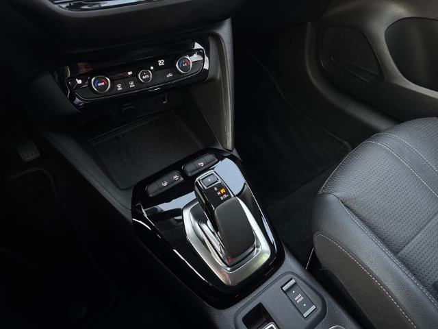 Opel Corsa F Corsa-e Elegance Elektromotor 5-Türer Navi Leder digitales Cockpit LED Apple CarPlay