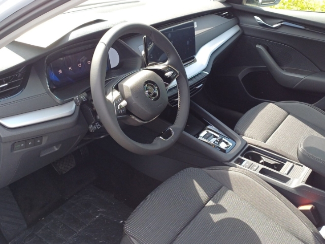 Skoda Octavia Combi Ambition 1,5 TSI e-TEC  7-Gang DSG , Anhängerkupplung, Rückfahrkamera,Navigation