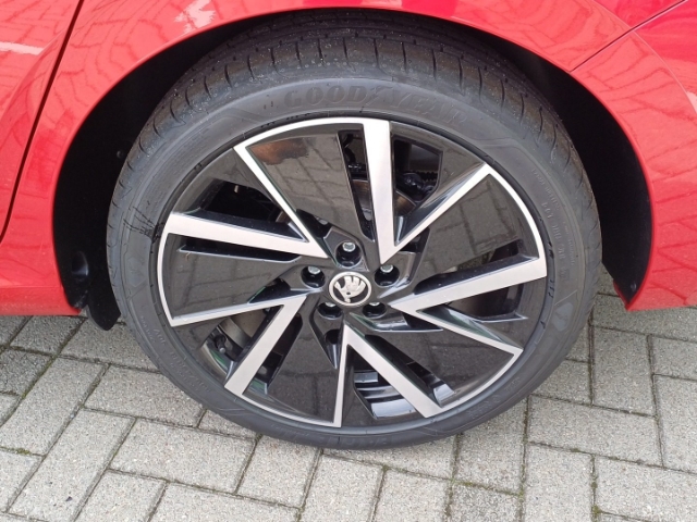 Skoda Scala Drive 1,0 TSI 85 kW 6-Ga ng mech. Sportpaket AHK-klappbar digitales Cockpit