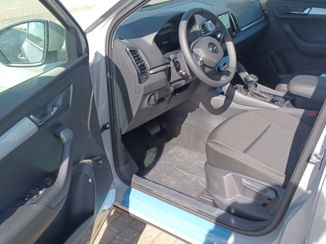 Skoda Karoq Selection 1.5 ACT Anhängerkupplung, Navigationssystem, Matrix-LED