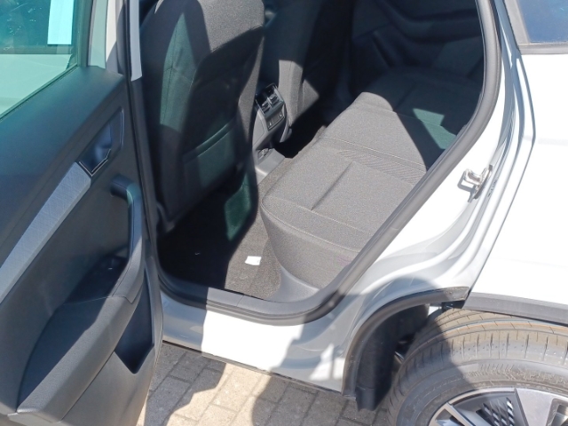 Skoda Karoq Selection 1.5 ACT Anhängerkupplung, Navigationssystem, Matrix-LED