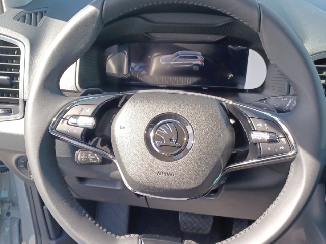 Skoda Karoq Selection 1.5 ACT Anhängerkupplung, Navigationssystem, Matrix-LED