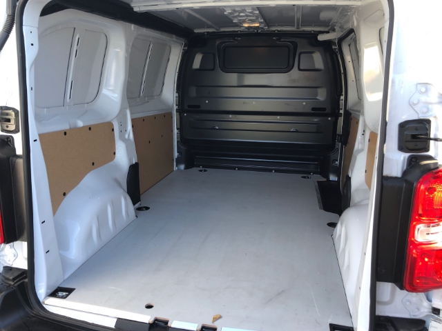 Opel Vivaro Kasten Edition M 1.5 EU6e Standard 1,5 D Musikstreaming Tel.-Vorb. PDC Berganfahrass.