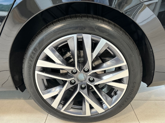 Skoda Octavia 2.0 Selection DPF EU6e Combi Ultimate Schwarz 2,0 TDI 110 kW 7-