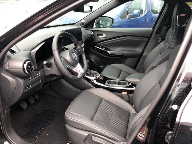 Nissan Juke Tekna Bose 1.0 DIG-T 114 PS 6MT Voll LED Scheinwerfer 360 Kamera Apple CarPlay