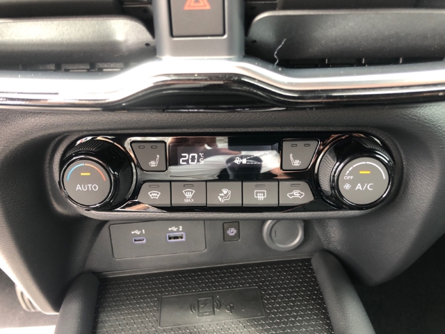Nissan Juke Tekna Bose 1.0 DIG-T 114 PS 6MT Voll LED Scheinwerfer 360 Kamera Apple CarPlay