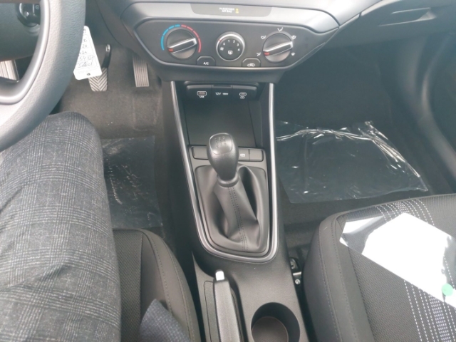 Hyundai i20 EU6e FL (MY25) 1.2 Benzin (79 PS) 5-MT 2WD Select