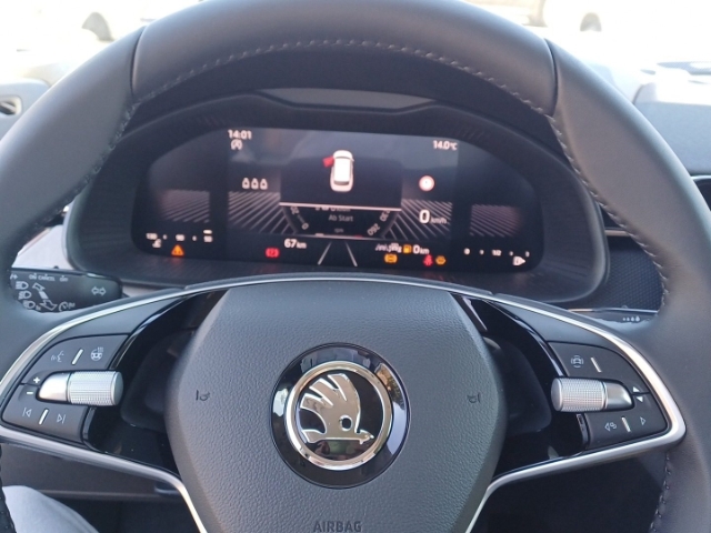 Skoda Kamiq Selection 1,0 TSI digitales Cockpit LED Sperrdiff. Apple CarPlay Android Auto