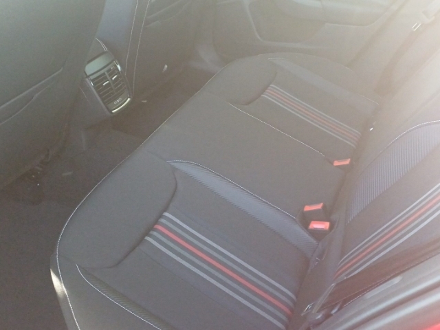 Skoda Kamiq 1.0 EU6e Monte Carlo 1,0 TSI Panorama digitales Cockpit LED Blendfreies Fernl.
