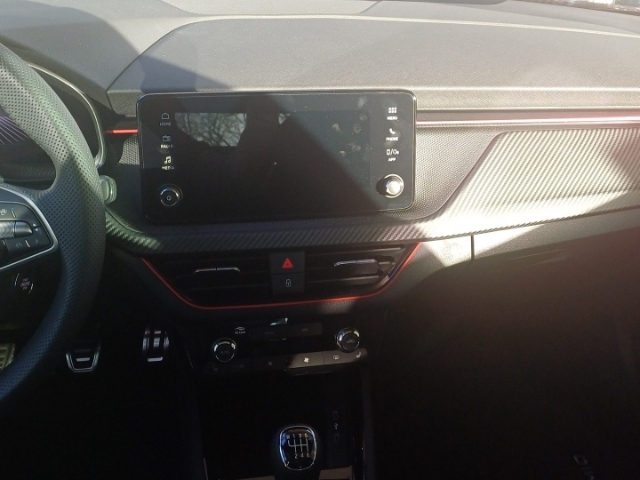 Skoda Kamiq 1.0 EU6e Monte Carlo 1,0 TSI Panorama digitales Cockpit LED Blendfreies Fernl.