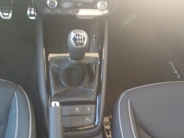 Skoda Kamiq 1.0 EU6e Monte Carlo 1,0 TSI Panorama digitales Cockpit LED Blendfreies Fernl.