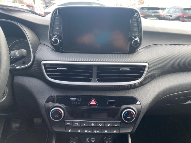 Hyundai TUCSON Advantage FL MJ20 1.6 GDi M T 2WD Sonderedition ADV