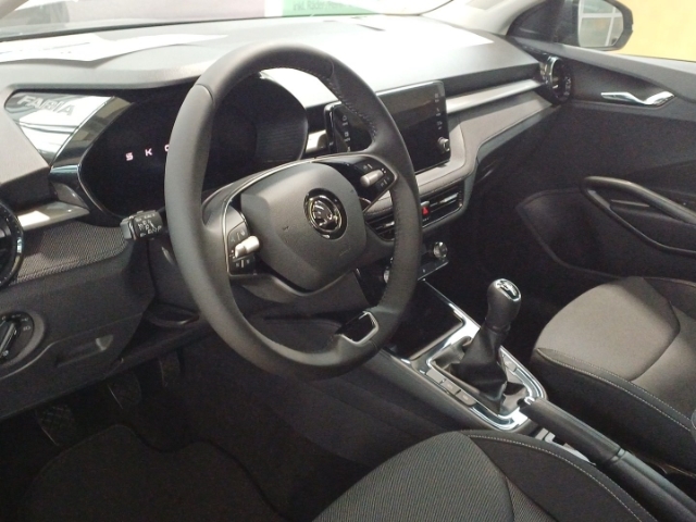 Skoda Fabia Drive 1.0 MPI Kurzhecklimousine AHK-abnehmbar LED Sperrdiff. Apple CarPlay Android Auto