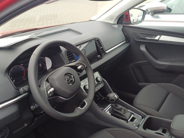 Skoda Karoq Drive 1,5 TSI 110 kW 7-Gang-DSG AHK Navi digitales Cockpit LED Sperrdiff.