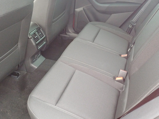 Skoda Karoq Drive 1,5 TSI 110 kW 7-Gang-DSG AHK Navi digitales Cockpit LED Sperrdiff.