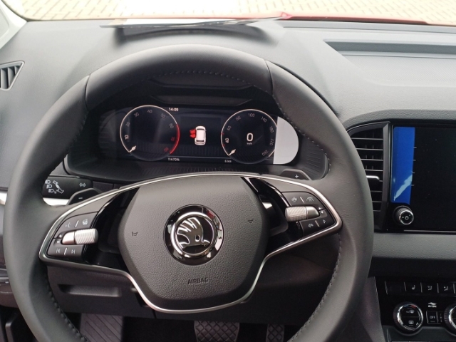 Skoda Karoq Drive 1,5 TSI 110 kW 7-Gang-DSG AHK Navi digitales Cockpit LED Sperrdiff.