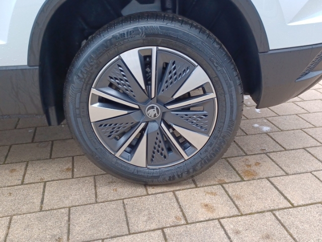 Skoda Karoq Drive 1,5 TSI 110 kW 7-G ang-DSG AHK digitales Cockpit