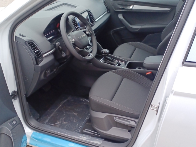 Skoda Karoq Drive 1,5 TSI 110 kW 7-G ang-DSG AHK digitales Cockpit