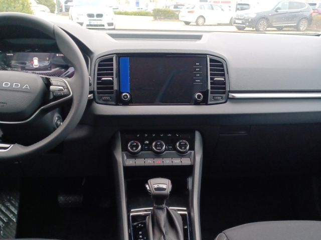 Skoda Karoq Drive 1,5 TSI 110 kW 7-G ang-DSG AHK digitales Cockpit