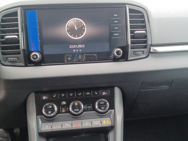 Skoda Karoq Drive 1,5 TSI 110 kW 7-G ang-DSG AHK digitales Cockpit