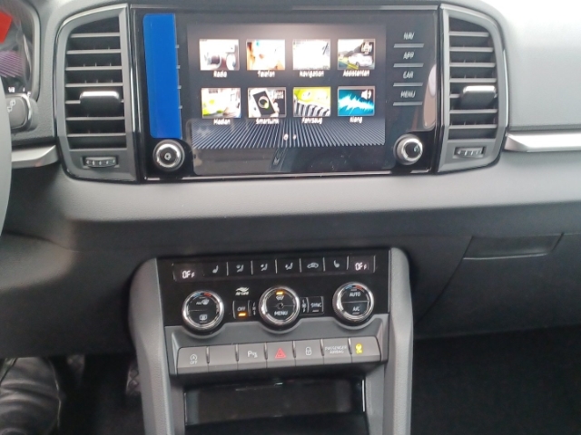 Skoda Karoq Drive 1,5 TSI 110 kW 7-G ang-DSG AHK digitales Cockpit