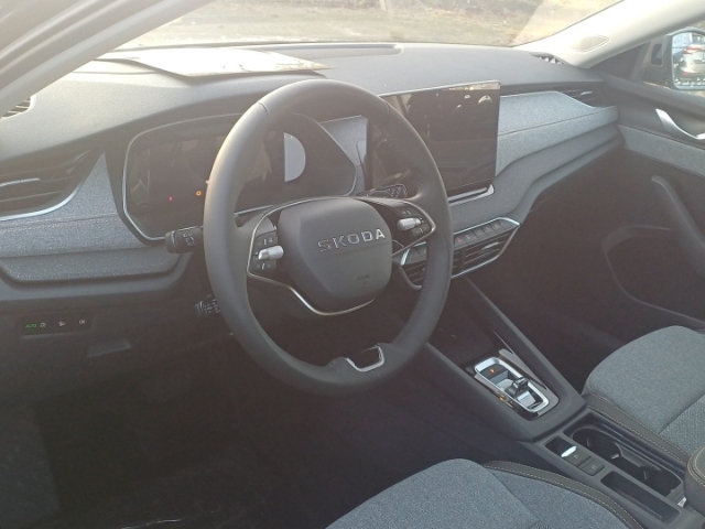 Skoda Octavia 2.0 110kW Selection DPF EU6e Combi TOUR 2,0 TDI 110 kW 7-Gang-DSG