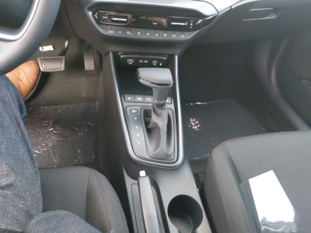 Hyundai i20 1.0 T-GDI 7-DCT Prime Navi Bose LED SHZ hinten Apple CarPlay