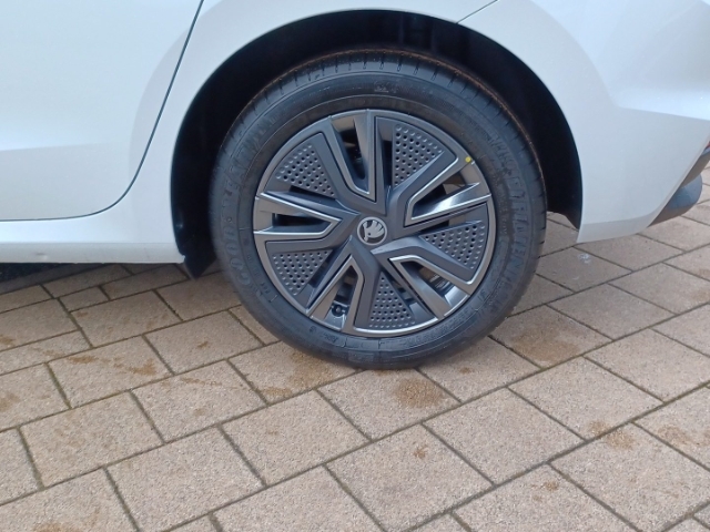 Skoda Fabia Drive 1,0 TSI 85 kW 7-Ga ng-DSG AHK-abnehmbar LED Sperrdiff. ACC Apple CarPlay