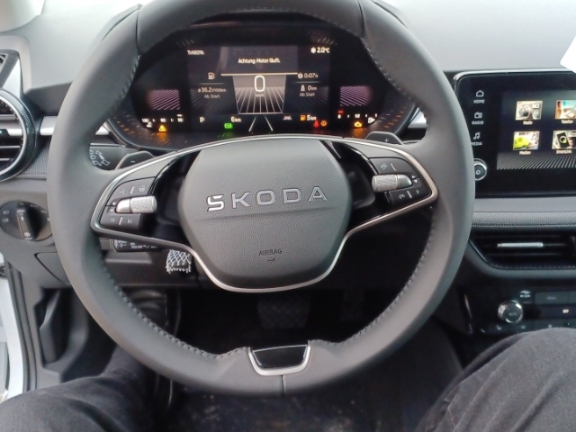 Skoda Fabia Drive 1,0 TSI 85 kW 7-Ga ng-DSG AHK-abnehmbar LED Sperrdiff. ACC Apple CarPlay