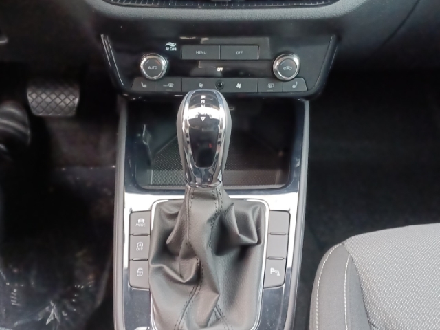 Skoda Fabia Drive 1,0 TSI 85 kW 7-Ga ng-DSG AHK-abnehmbar LED Sperrdiff. ACC Apple CarPlay