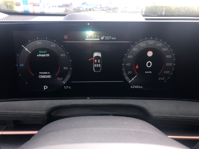 Nissan Ariya Evolve Pack 4x4 e-4orce HUD Panorama Navi Leder Memory Sitze Soundsystem Bose