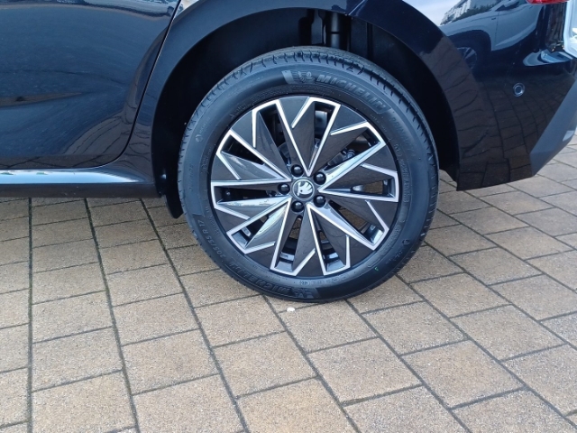 Skoda Kamiq Tour 1,5 TSI 110 kW 7-Ga ng-DSG Navi digitales Cockpit LED