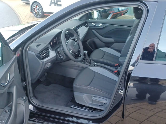 Skoda Kamiq Tour 1,5 TSI 110 kW 7-Ga ng-DSG Navi digitales Cockpit LED