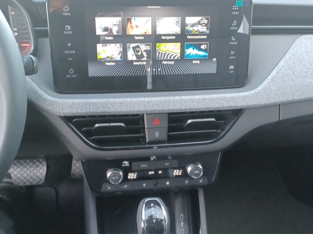 Skoda Kamiq Tour 1,5 TSI 110 kW 7-Ga ng-DSG Navi digitales Cockpit LED